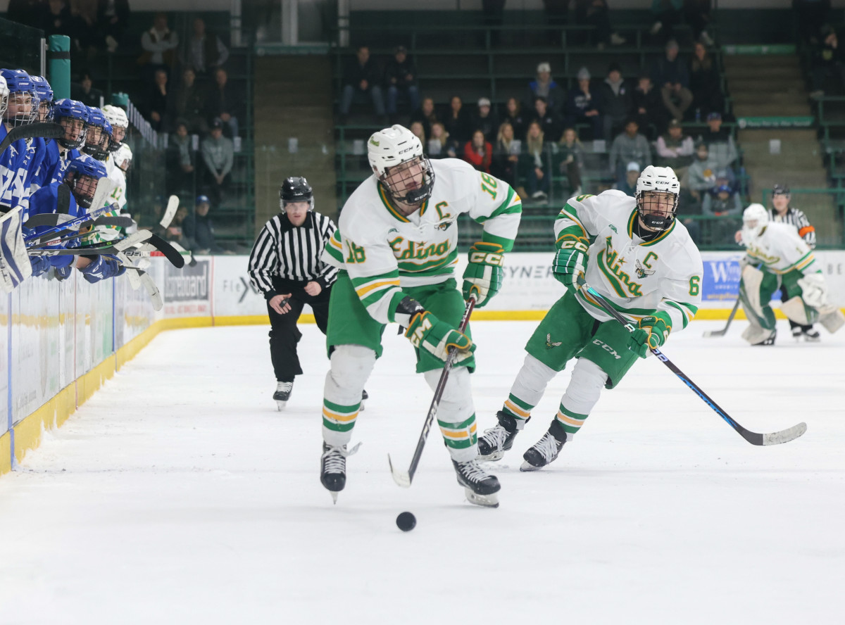 Minnetonka vs Edina Feb11-23 Jeff Lawler54